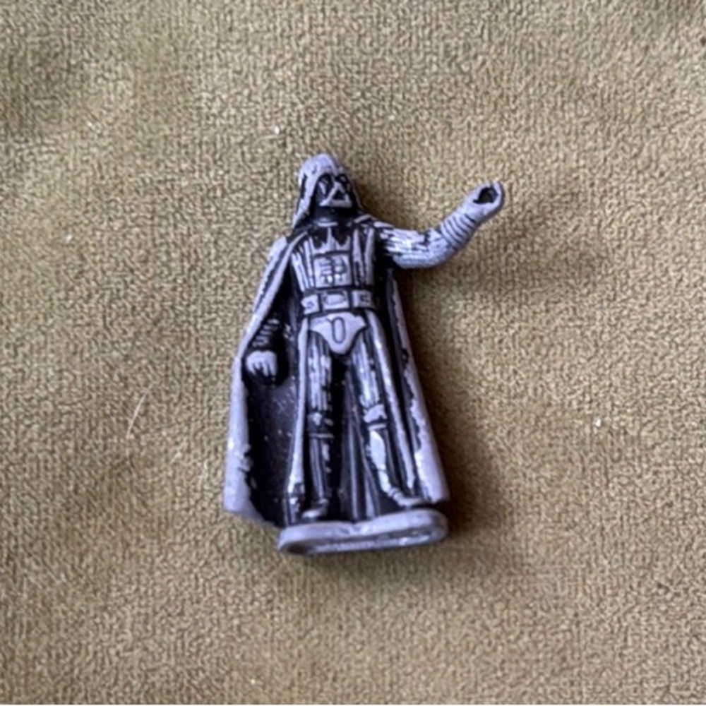 Star Wars minifigure, accessories and loose lightsaber lot